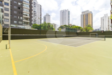 Apartamento à venda com 4 quartos, sendo 2 suítes, em Indianópolis, São Paulo, SP