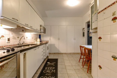 Casa à venda com 4 quartos, sendo 2 suítes, em Jardim Everest, São Paulo, SP