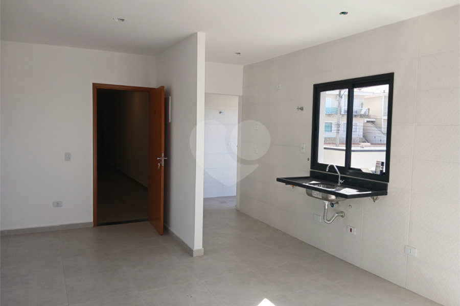 Casa à venda com 2 quartos, sendo 1 suíte, no condomínio Sintra, São Paulo - SP