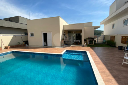 Linda casa Condomínio Santa Isabel I