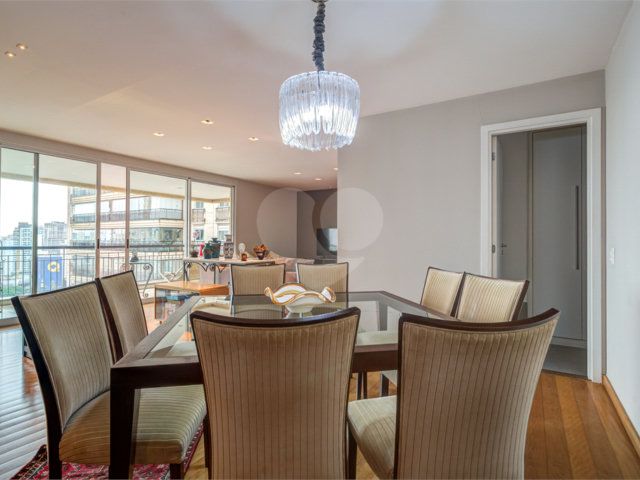 Apartamento à venda com 4 quartos, sendo 3 suítes,  em Brooklin, São Paulo, SP
