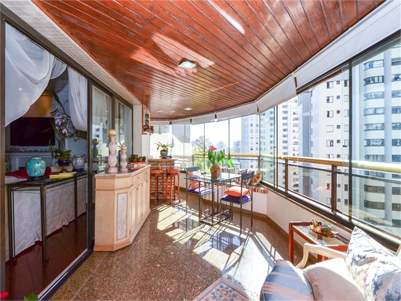 Apartamento à venda com 3 suítes em Vila Suzana, São Paulo, SP