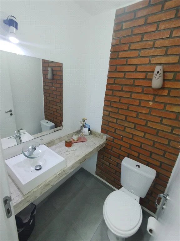 Casa à venda com 2 quartos, sendo 1 suíte,  no condomínio Residencial Viva Vida, Cotia - SP