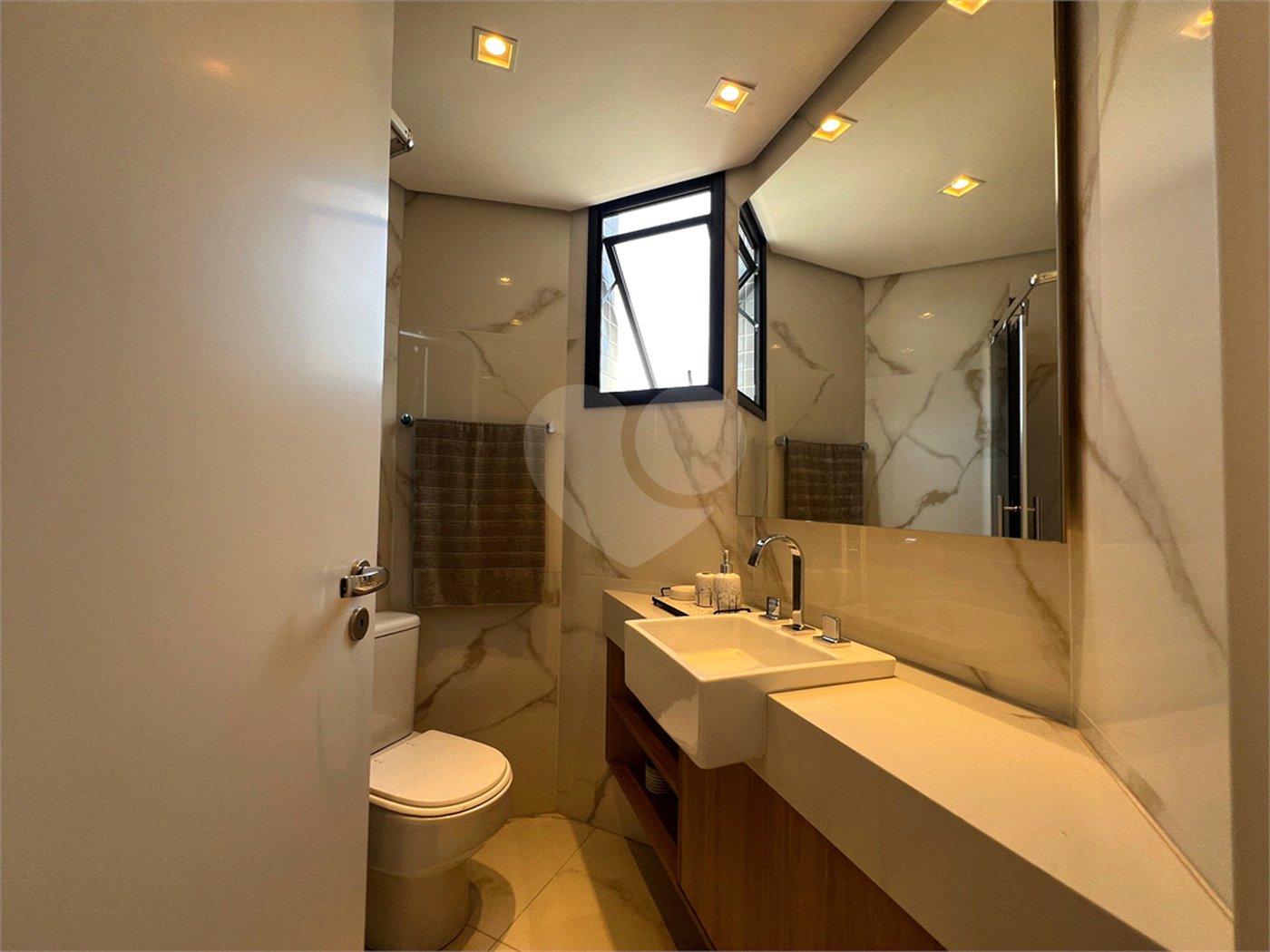 Apartamento à venda com 2 quartos, sendo 1 suíte, em Santa Teresinha, São Paulo, SP