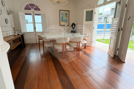 Casa Térrea à venda com 4 suítes em Anchieta, São Bernardo do Campo, SP