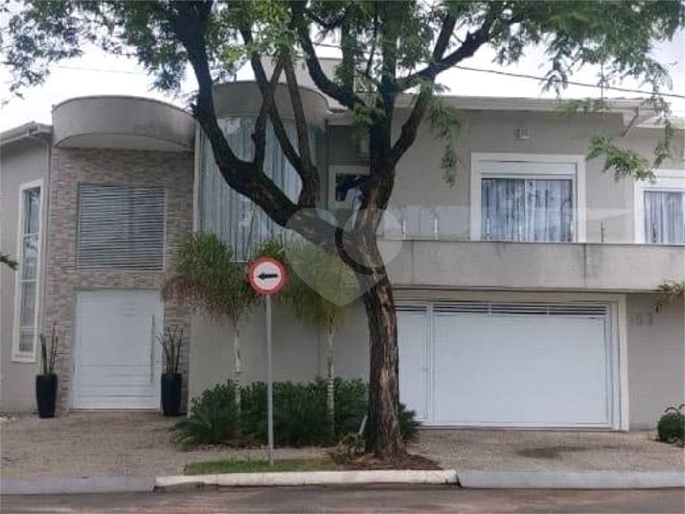 Casa à venda com 3 suítes no condomínio Campos do Conde I, Paulínia - SP