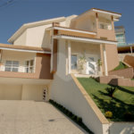 Sobrado à venda ou para alugar com 4 suítes em Jardim Imperial Hills Iii, Arujá, SP