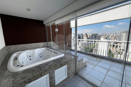 Cobertura à venda com 3 quartos, sendo 2 suítes,  em Vila Buarque, São Paulo, SP