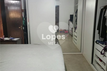 Chácara à venda com 5 quartos, sendo 3 suítes, em Loteamento Residencial Vista Linda, São José dos Campos, SP
