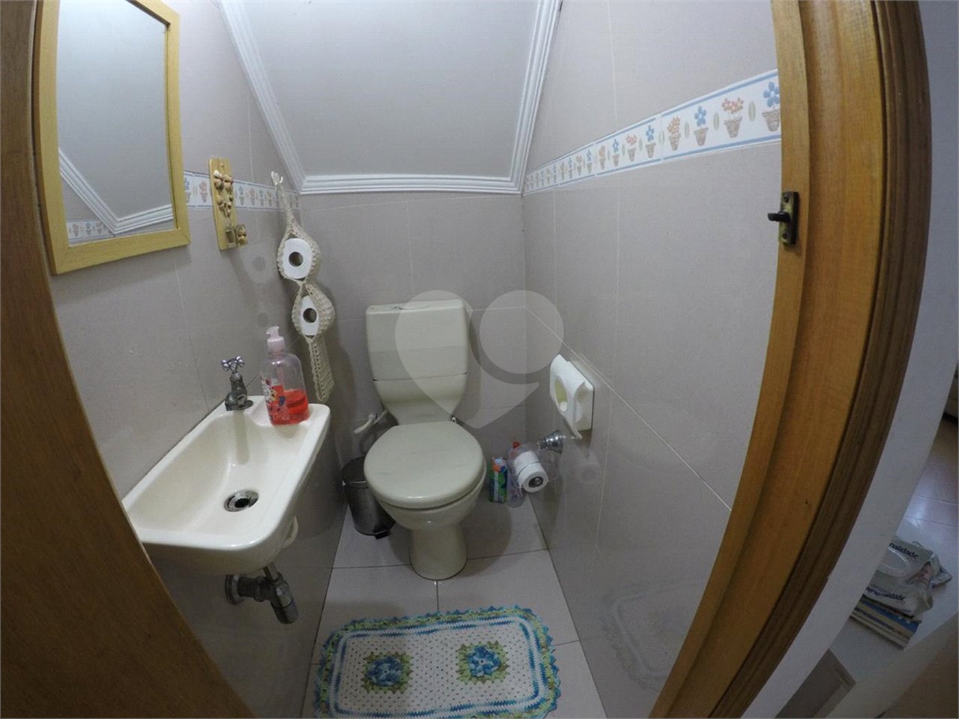 Casa à venda com 3 quartos, sendo 1 suíte, no condomínio Horto Residence, São Paulo - SP