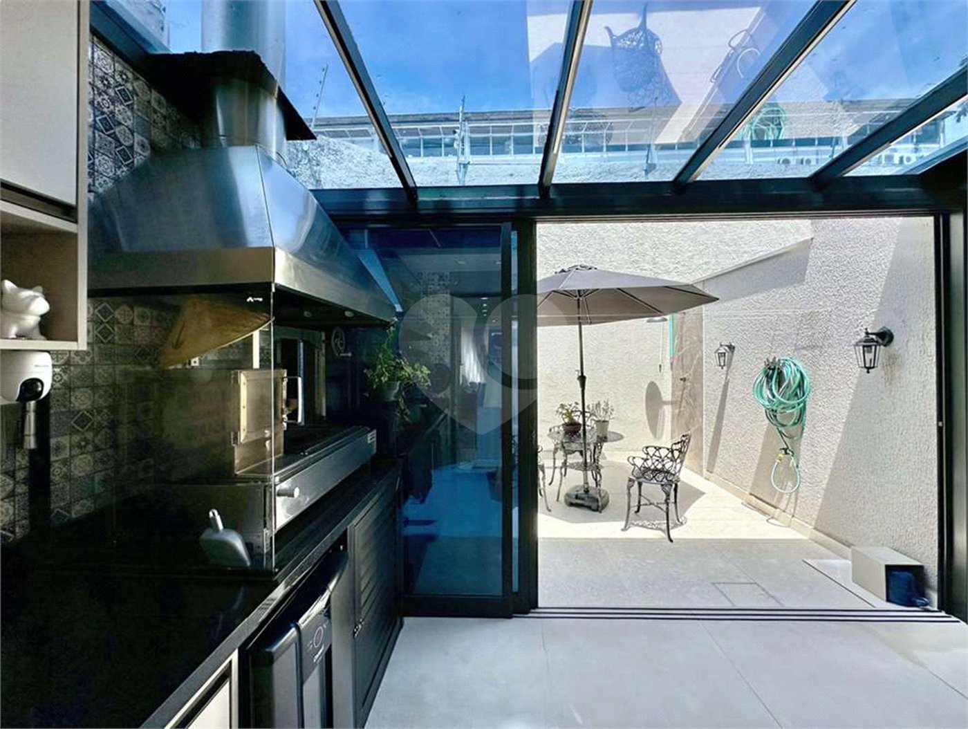 Casa à venda com 2 suítes no condomínio Gran Loft, Cotia - SP