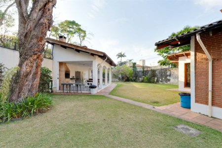 Casa Térrea à venda com 5 quartos, sendo 2 suítes, em Alto da Boa Vista, São Paulo, SP