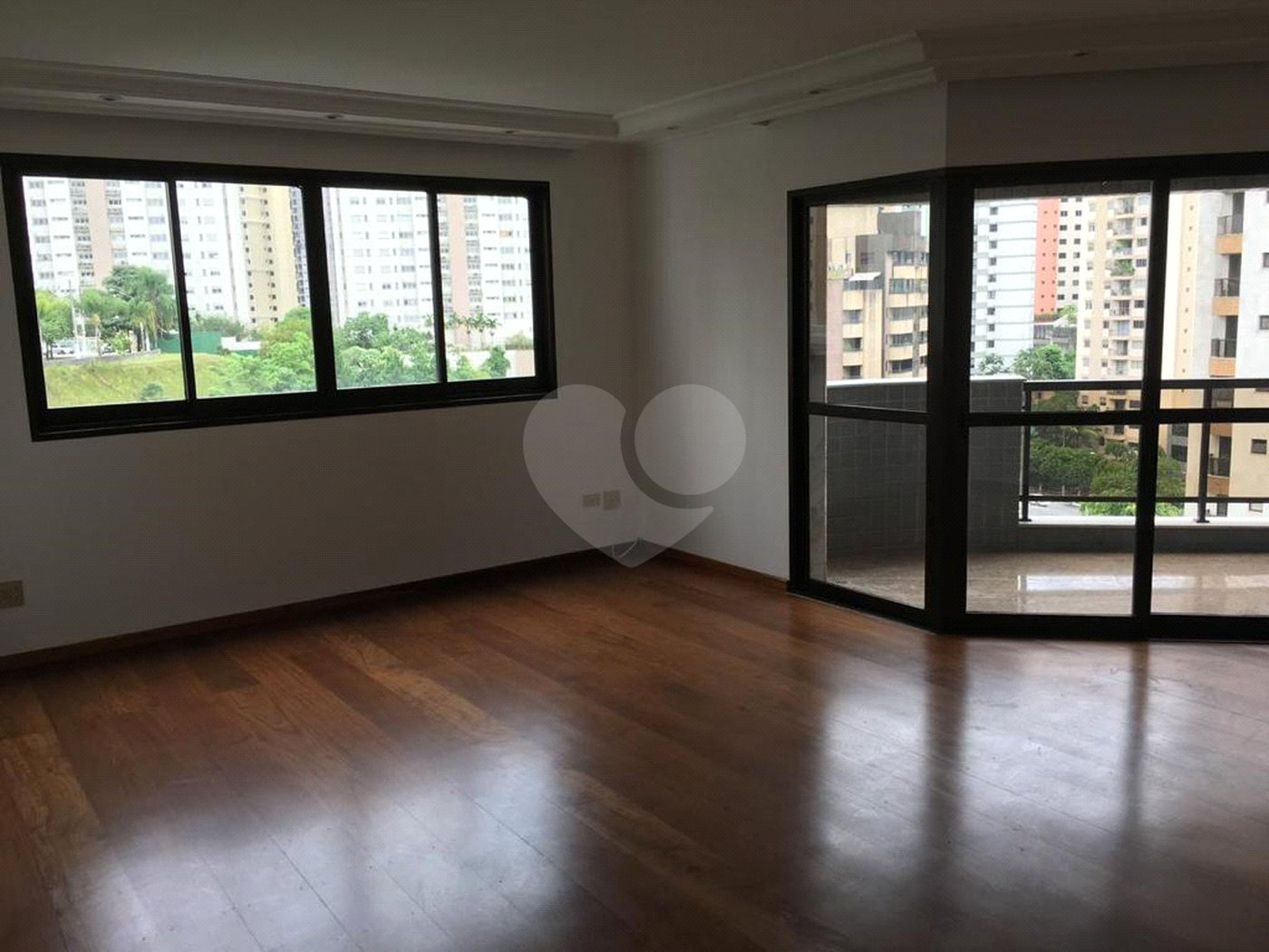 Apartamento à venda com 4 quartos, sendo 2 suítes,  em Vila Andrade, São Paulo, SP