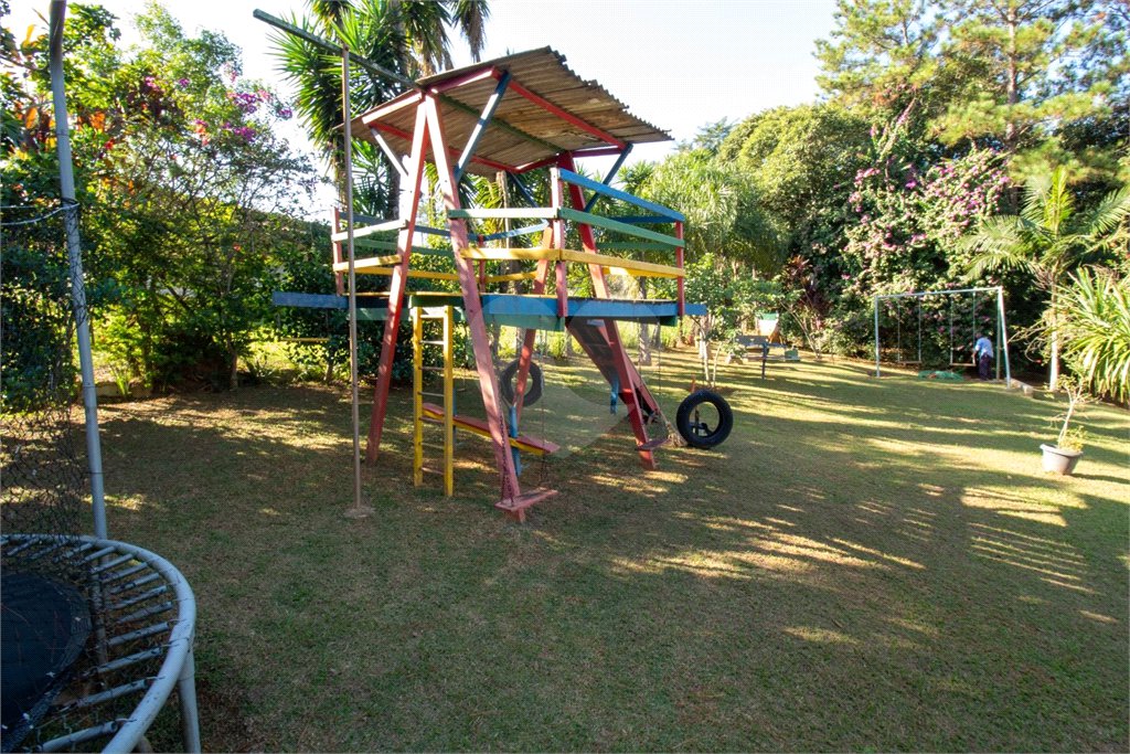 Chácara à venda com 7 quartos, sendo 6 suítes, em Saboó, São Roque, SP