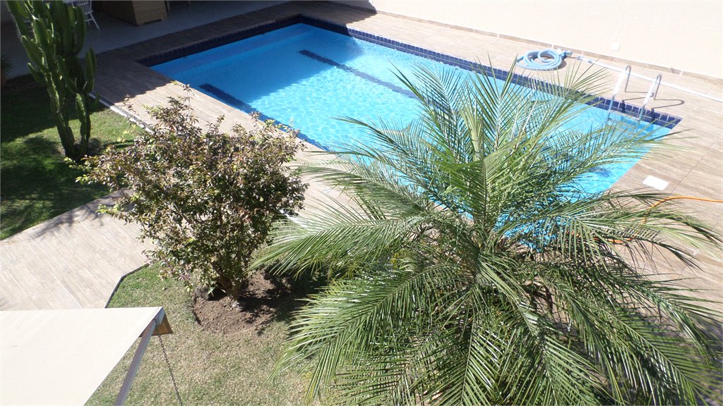 Sobrado à venda com 4 suítes em Recanto Impla, Carapicuíba, SP