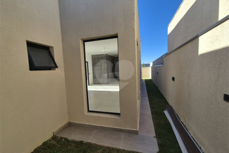 Casa à venda com 3 quartos, sendo 1 suíte, em Jardim Paraíso da Usina, Atibaia, SP