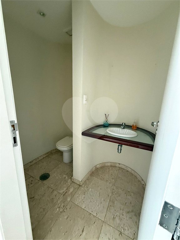 Apartamento à venda com 3 quartos, sendo 1 suíte, em Santa Cecília, São Paulo, SP