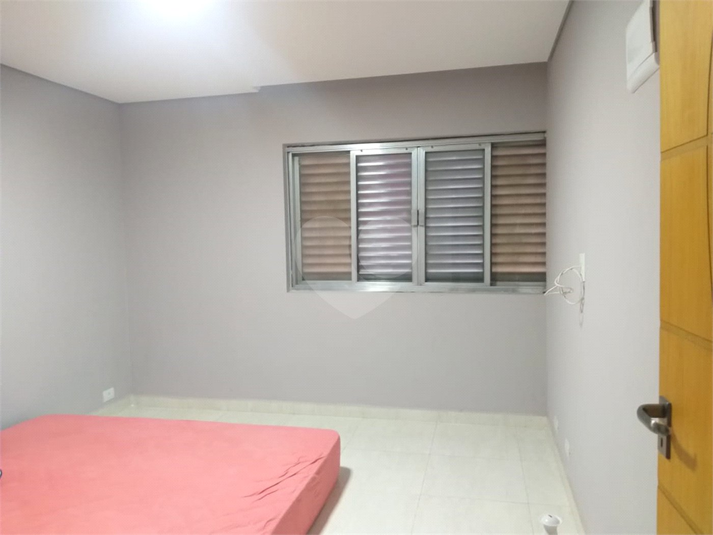 Sobrado à venda com 3 quartos, sendo 1 suíte, em Vila Galvão, Guarulhos, SP