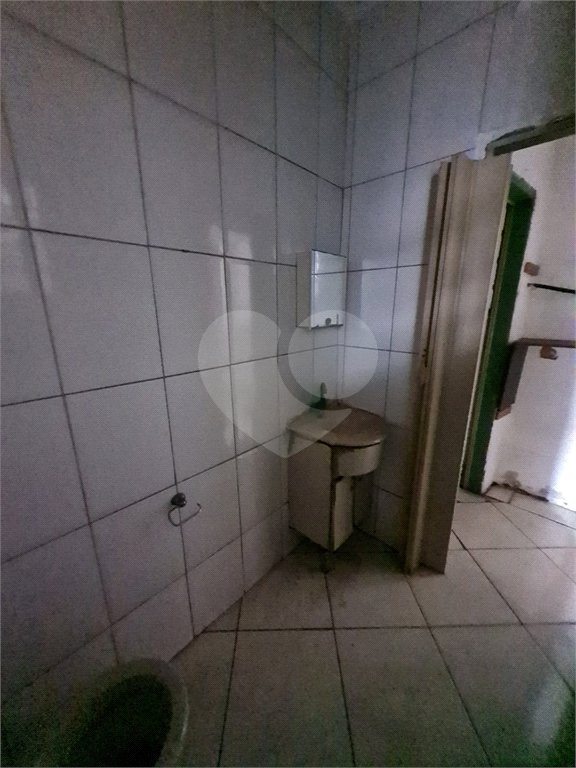 Casa à venda com 6 quartos em Vila dos Remédios, São Paulo, SP