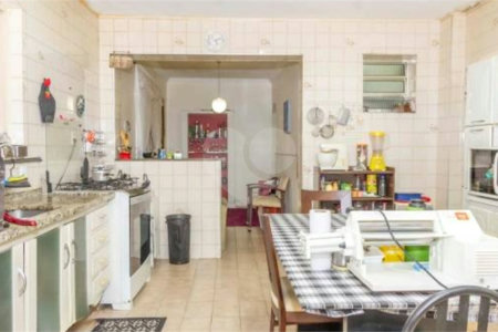 Sobrado à venda com 3 quartos, sendo 1 suíte,  em Jardim Monte Kemel, São Paulo, SP