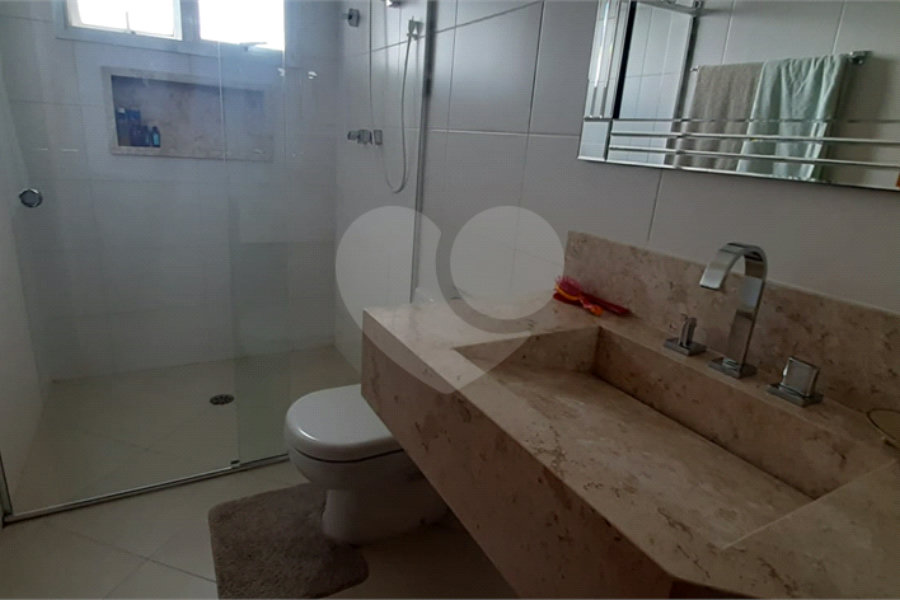 Sobrado para alugar com 4 suítes em Roseira, Mairiporã, SP