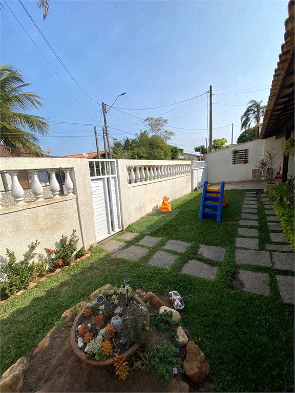 Casa em condomínio à venda com 4 quartos, sendo 1 suíte, em Baleia, São Pedro da Aldeia, RJ