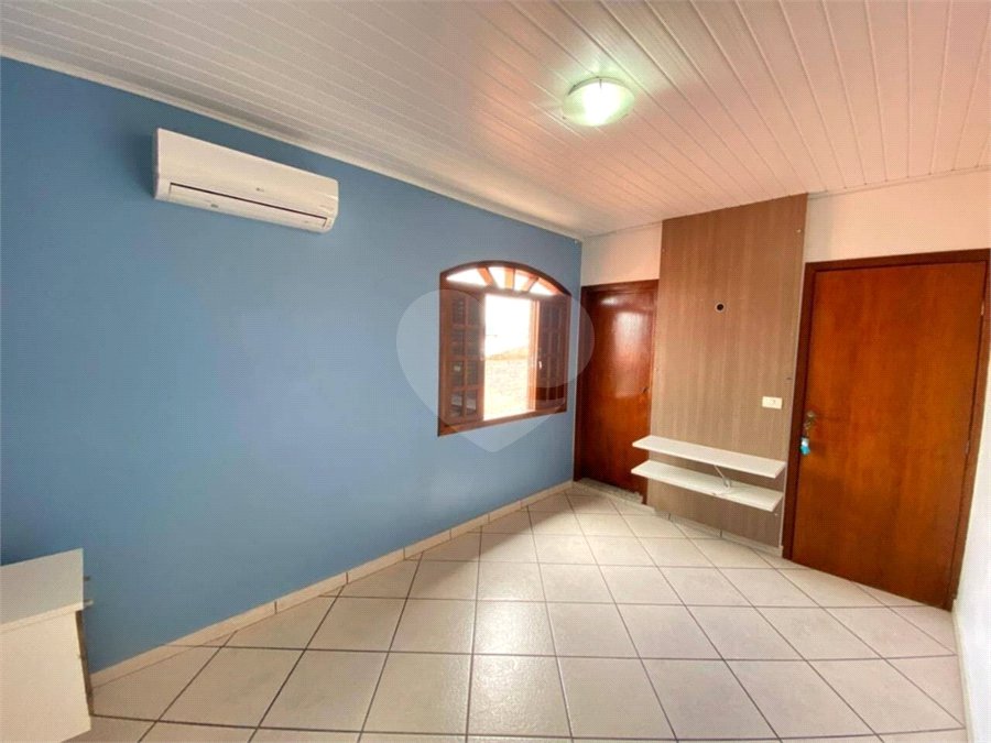 Casa à venda com 4 quartos, sendo 2 suítes, em Parque Santana, Mogi das Cruzes, SP