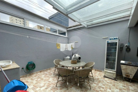 Sobrado à venda com 3 quartos, sendo 1 suíte, em Jardim Umuarama, São Paulo, SP