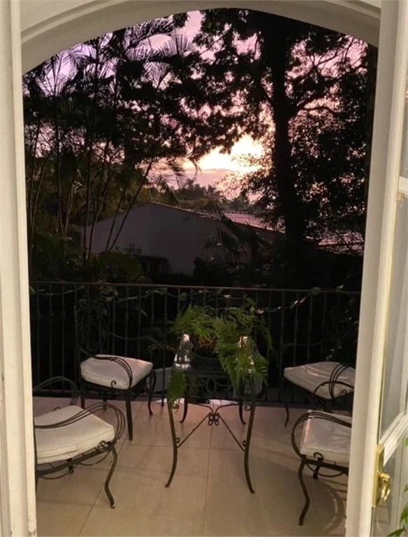 Casa Térrea à venda ou para alugar com 4 quartos, sendo 2 suítes, em Jardim Guedala, São Paulo, SP