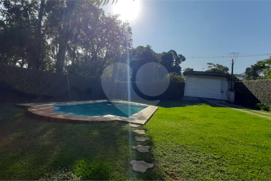 Casa à venda com 3 quartos, sendo 1 suíte, no condomínio Sausalito, Mairiporã - SP