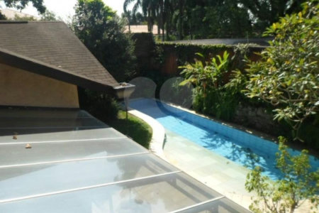 Casa à venda com 4 suítes no condomínio Jardim das Azaléias, São Paulo - SP