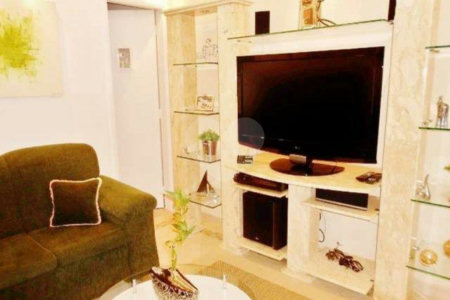 Casa à venda com 3 quartos, sendo 1 suíte, no condomínio Villaggio Di Firenze, São Paulo - SP