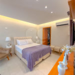 Casa à venda com 3 suítes no condomínio Figueira Garden, Atibaia - SP