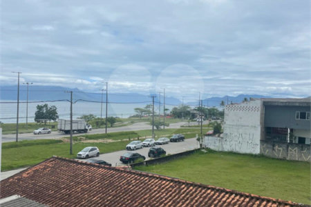 Sobrado à venda com 2 quartos, sendo 1 suíte, em Estância Balneária Hawai, Caraguatatuba, SP