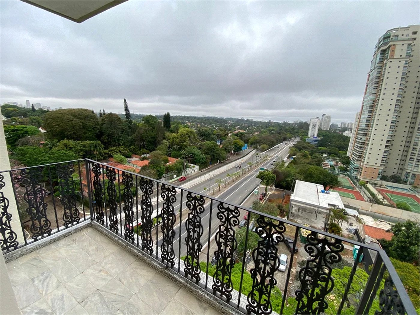 Cobertura à venda com 3 quartos, sendo 1 suíte, em Brooklin Paulista, São Paulo, SP
