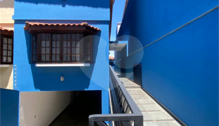 Sobrado à venda com 3 quartos, sendo 1 suíte,  em Tremembé, São Paulo, SP
