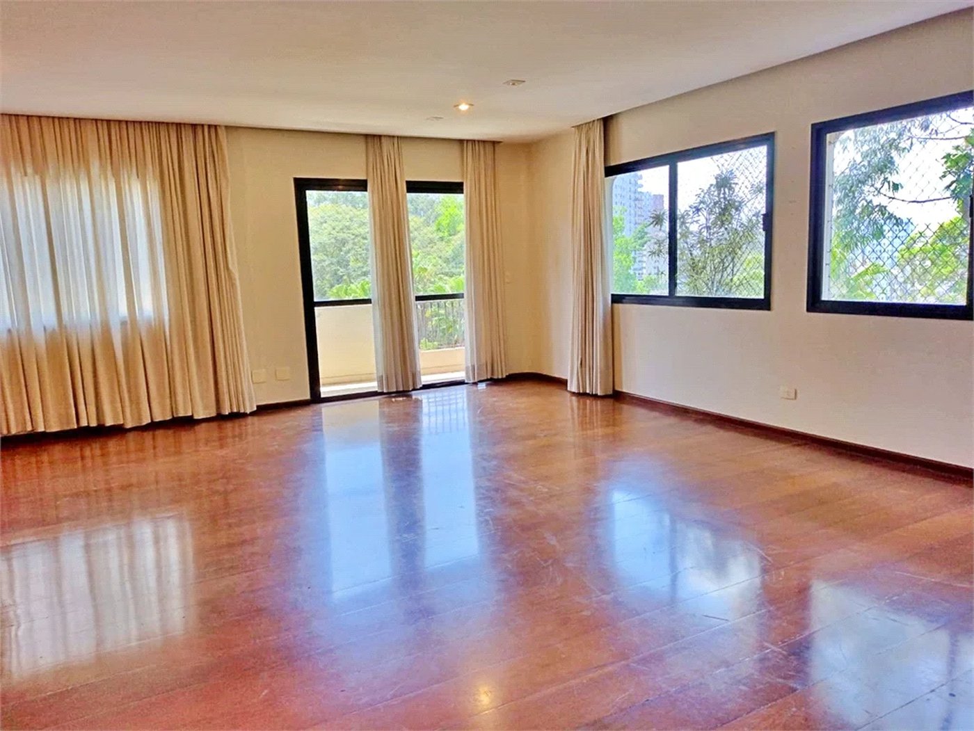 Apartamento à venda com 4 quartos, sendo 3 suítes, em Vila Andrade, São Paulo, SP