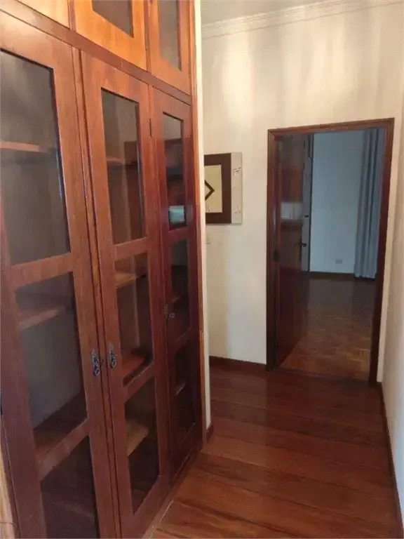 Sobrado à venda com 4 quartos, sendo 2 suítes,  em Lapa, São Paulo, SP