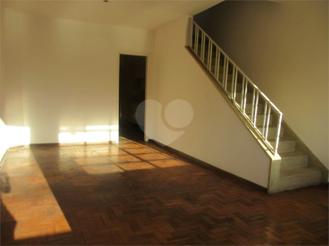 Sobrado à venda com 3 quartos, sendo 1 suíte,  em Vila Gustavo, São Paulo, SP