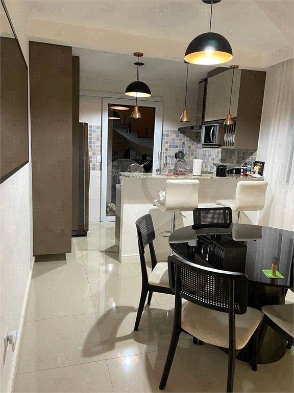 Casa à venda com 3 suítes no condomínio Residencial Rubi, Mogi das Cruzes - SP