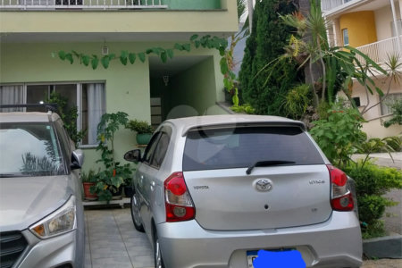 Casa à venda com 3 quartos, sendo 1 suíte, no condomínio Villagio Esperanza, Guarulhos - SP