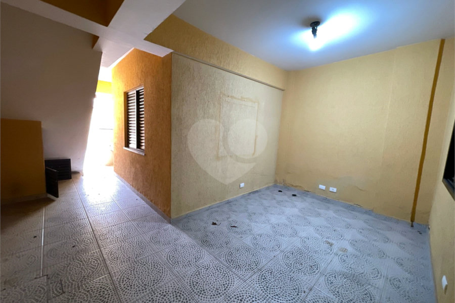 Sobrado à venda com 4 quartos, sendo 1 suíte, em Vila Nova Cachoeirinha, São Paulo, SP