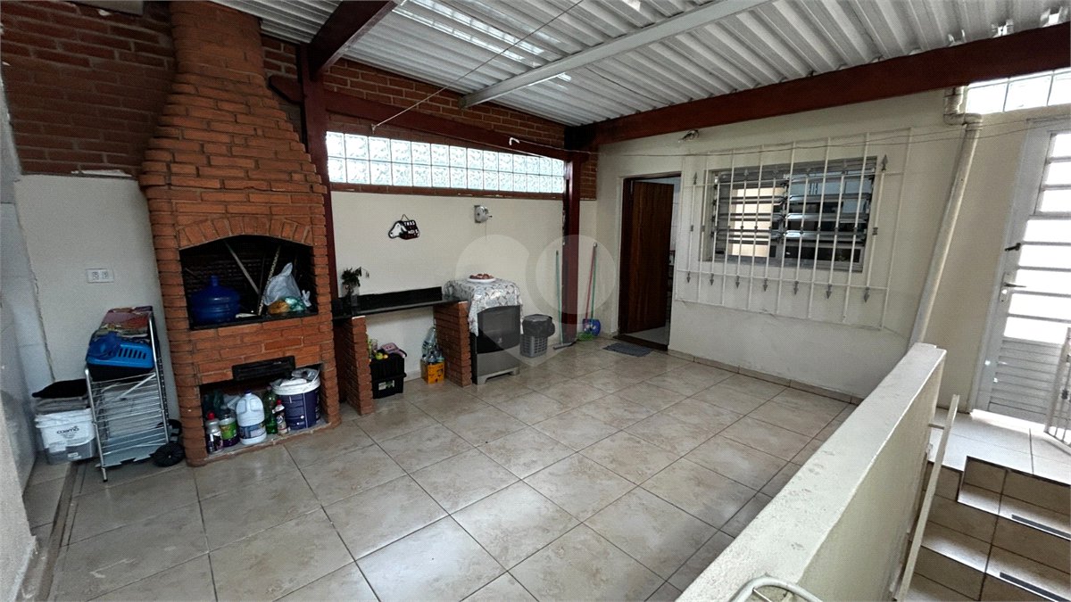 Sobrado à venda com 3 quartos, sendo 2 suítes, em Cidade São Francisco, São Paulo, SP