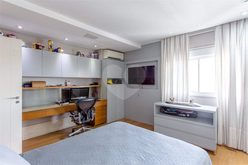 Apartamento à venda com 4 suítes em Vila Suzana, São Paulo, SP