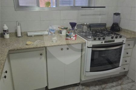 Sobrado à venda com 4 quartos, sendo 1 suíte, em Vila Graciosa, São Paulo, SP