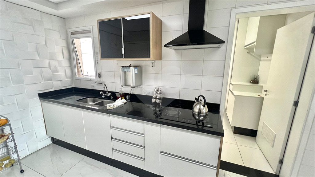 Apartamento à venda com 3 suítes em Jardim Monte Kemel, São Paulo, SP