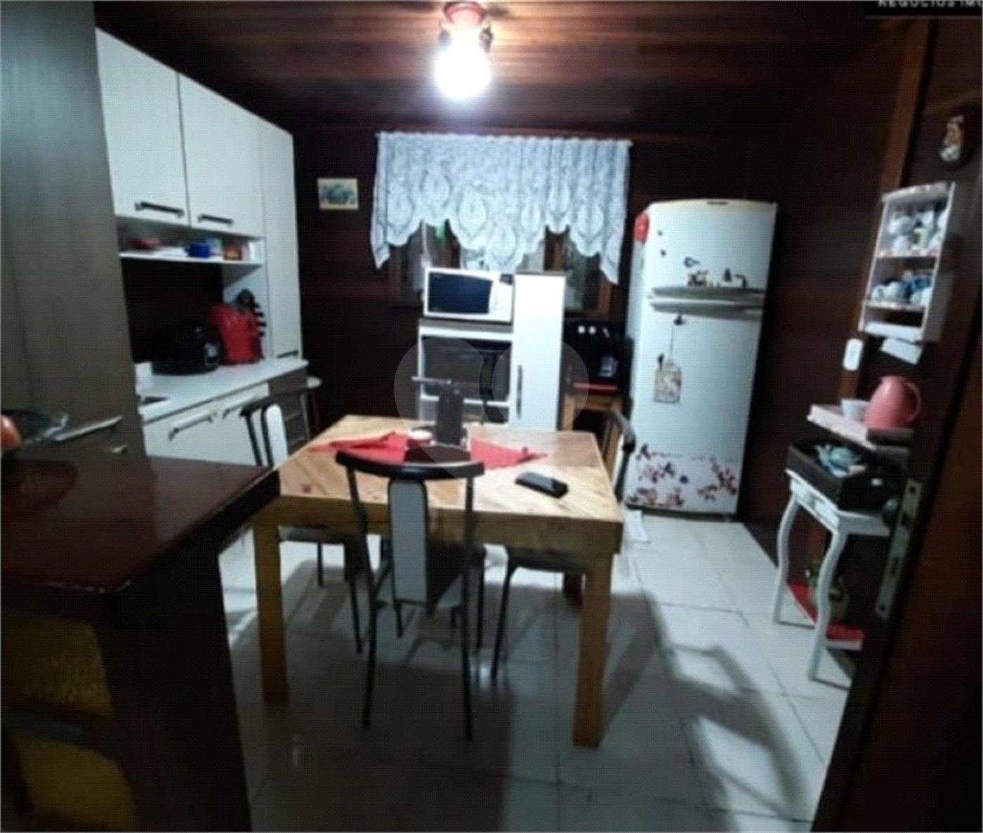 Sobrado à venda com 3 quartos, sendo 1 suíte,  no Centro, Vinhedo, SP