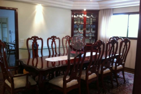 Apartamento à venda com 4 suítes em Real Parque, São Paulo, SP