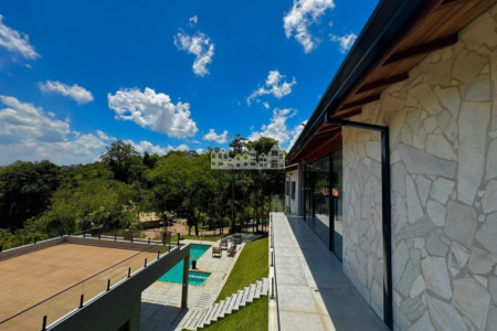 Casa à venda com 4 suítes no condomínio Portal Ouro Verde, Atibaia - SP