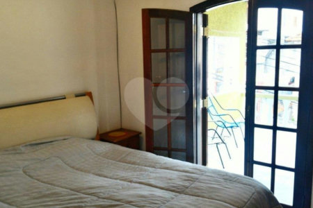 Sobrado à venda com 6 quartos em Chora Menino, São Paulo, SP